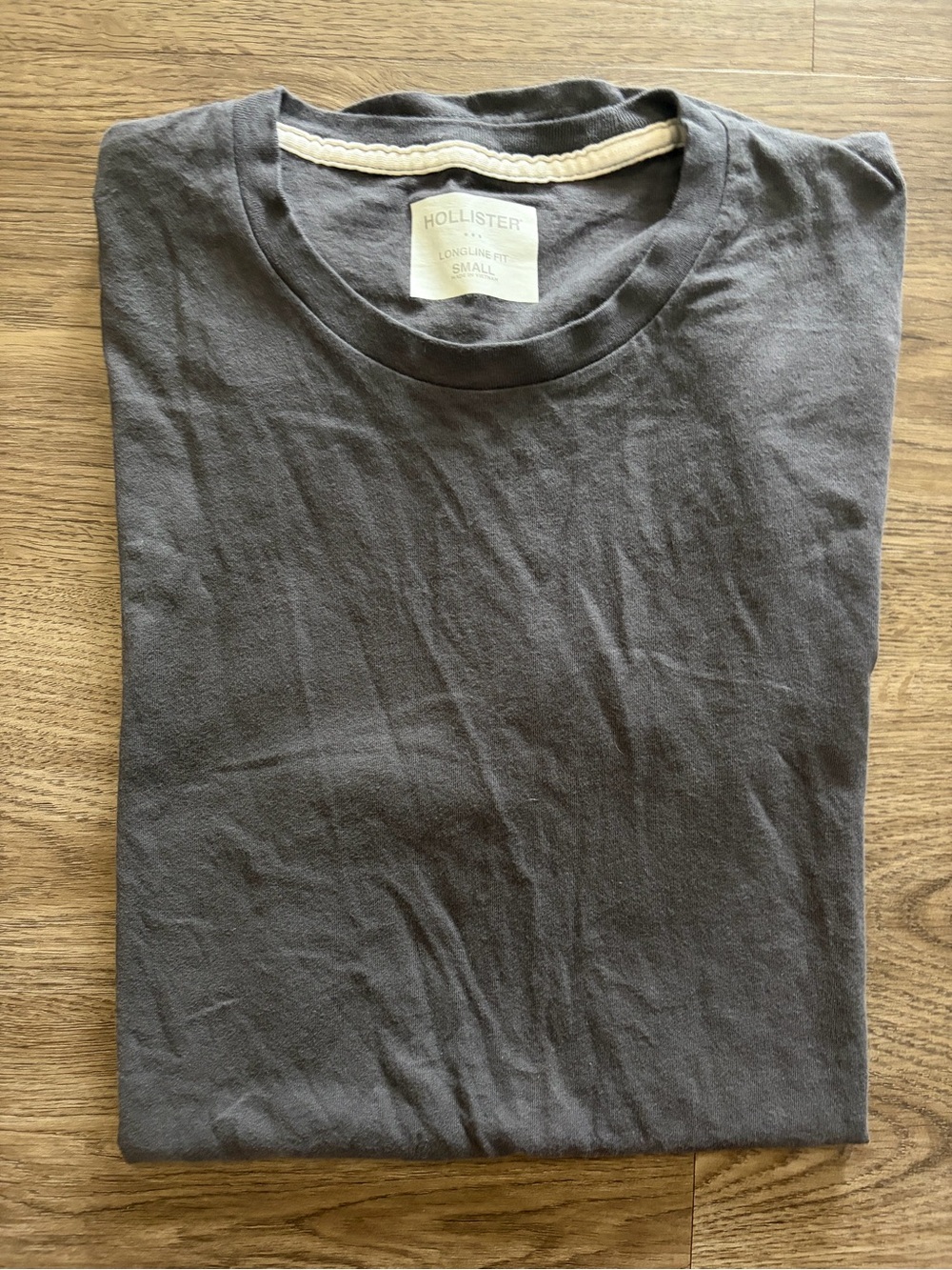 Hollister Men's Dark Gray Crewneck T-Shirt